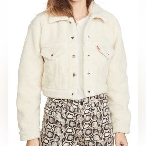 LEVI'S Cropped Sherpa Trucker